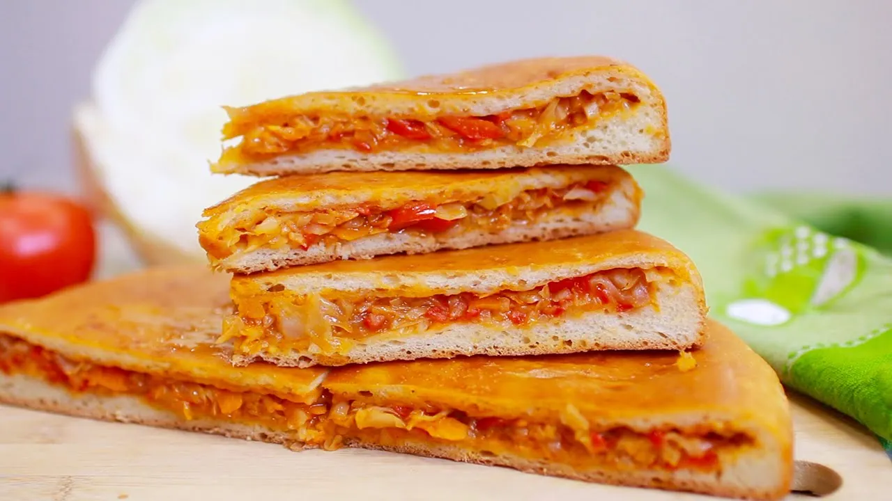 Тонкий пирог с КАПУСТОЙ из дрожжевого теста - ну, оОчень вкусный!