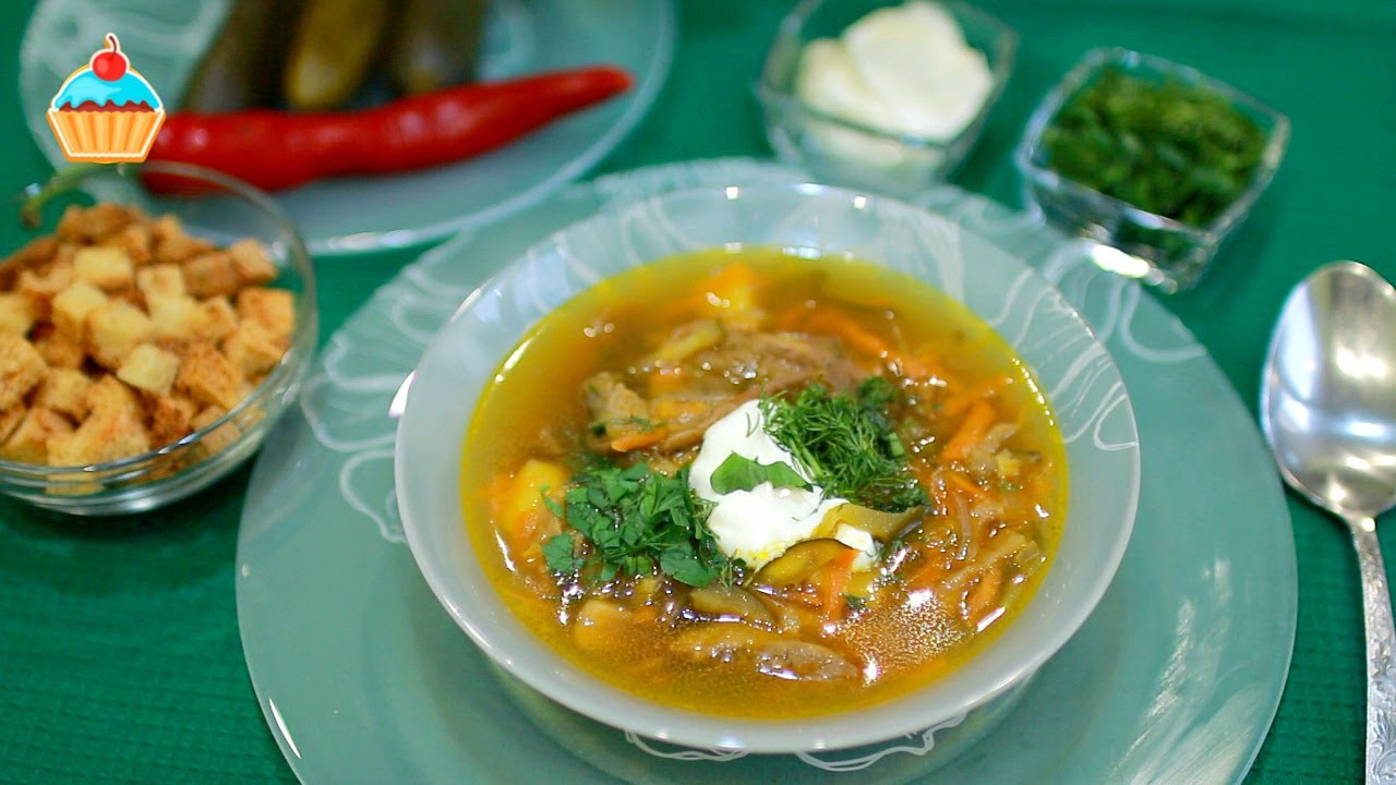 Грибной суп "Калья" с солеными огурцами.